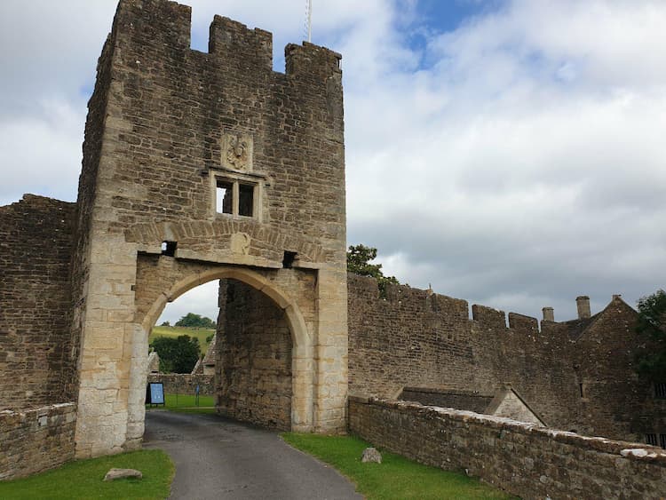 Captivating Farleigh Hungerford Castle